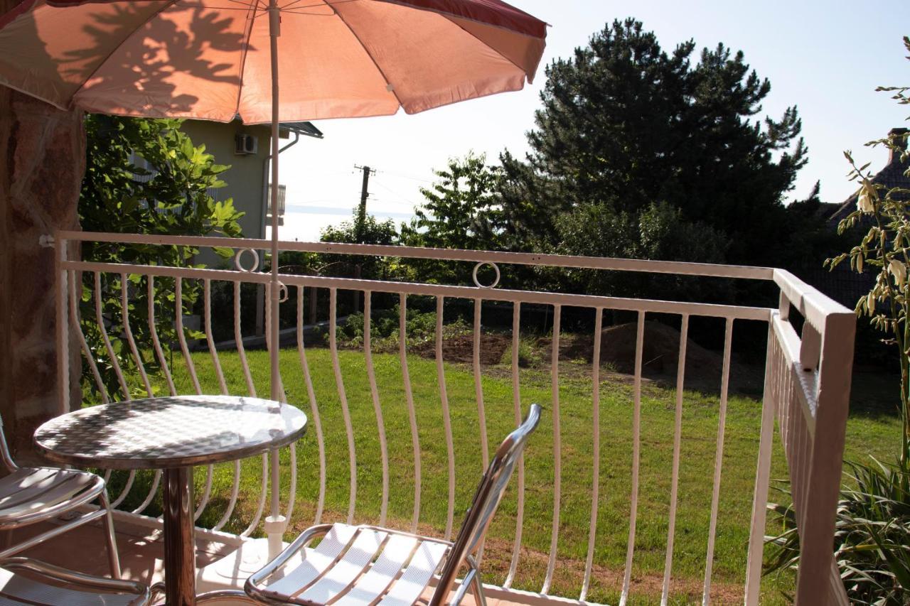 Gyoengyoem Apartman Balatonalmadi Luaran gambar