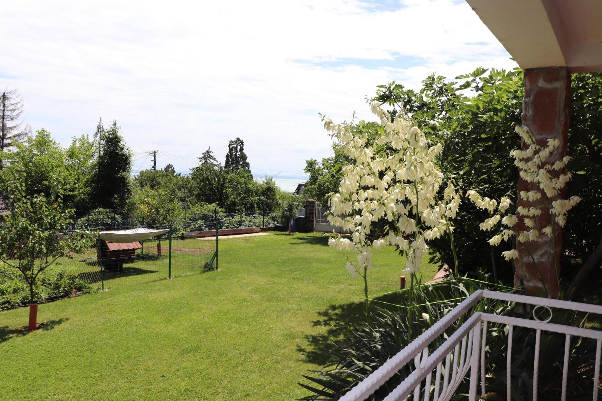 Gyoengyoem Apartman Balatonalmadi Luaran gambar