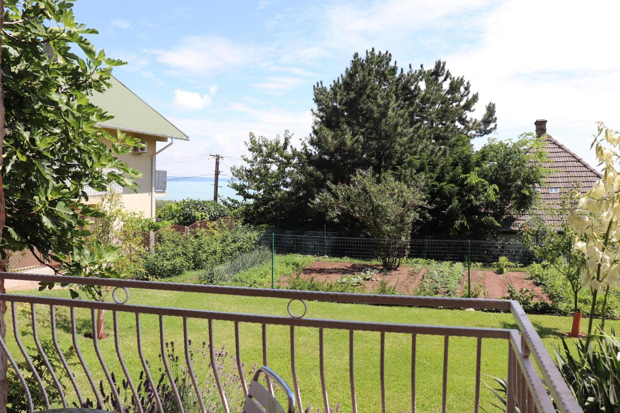 Gyoengyoem Apartman Balatonalmadi Luaran gambar